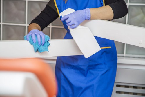Final move out cleaning checklist for a flat in NW6